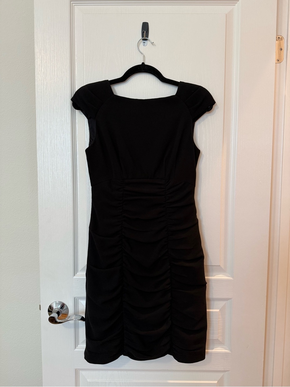 Nanette Lepore Black Ruched Cap-Sleeve Midi Dress